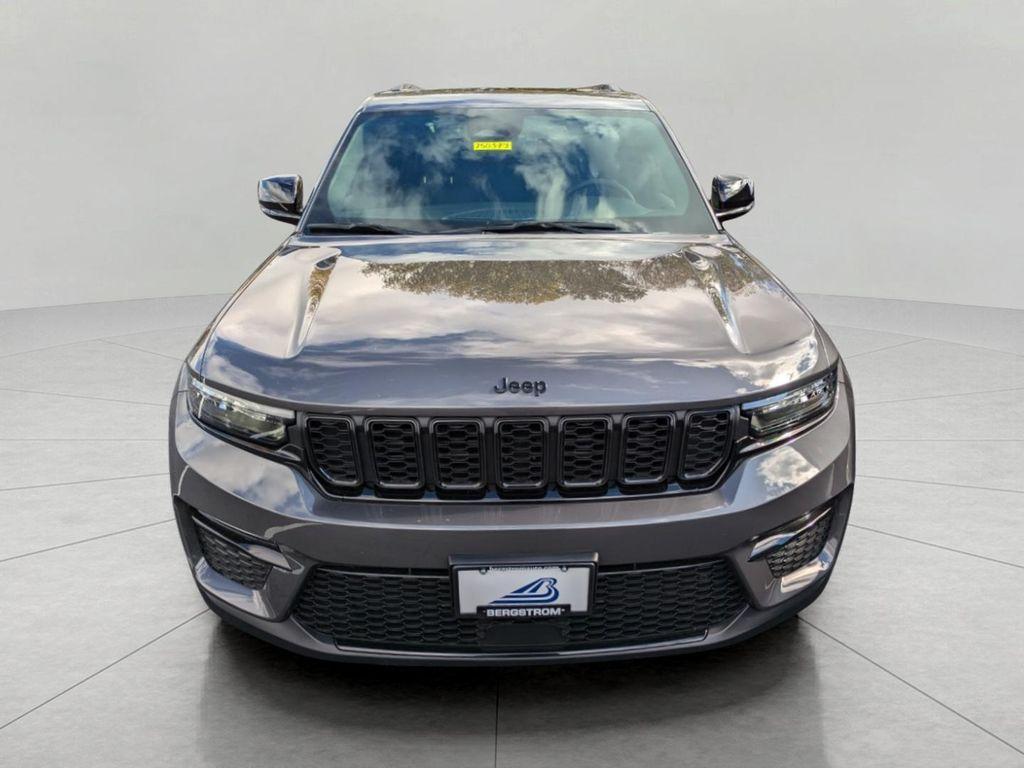 new 2025 Jeep Grand Cherokee car, priced at $48,221