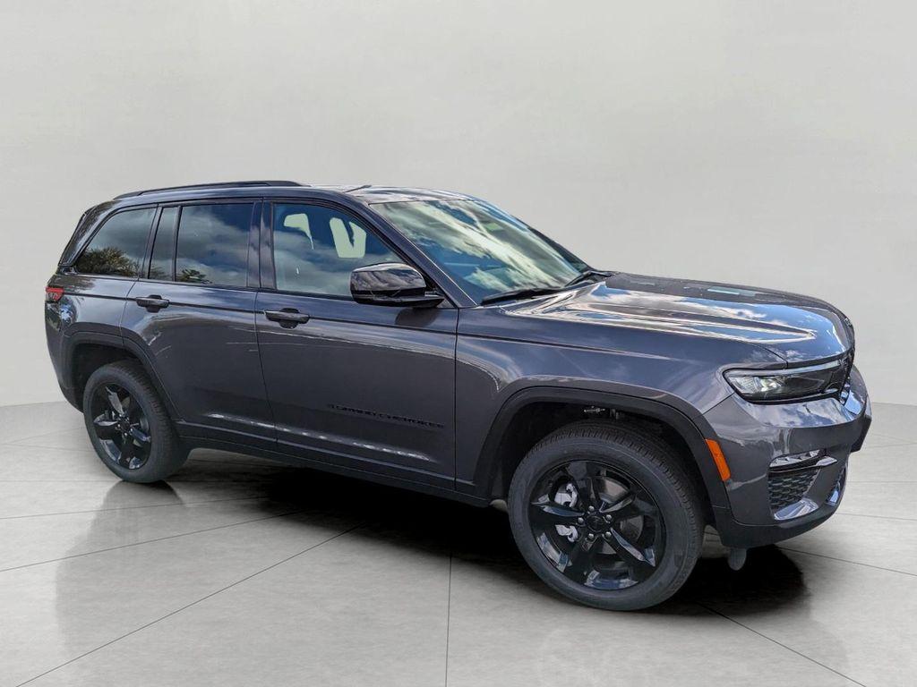 new 2025 Jeep Grand Cherokee car, priced at $48,221