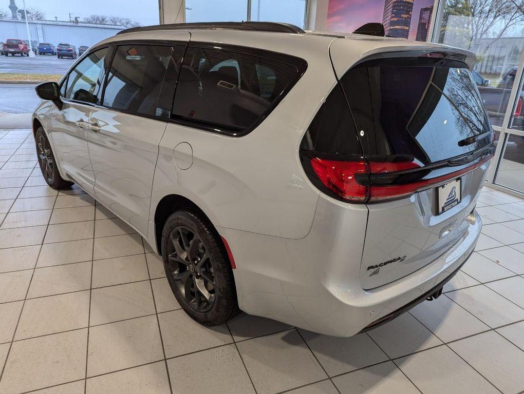 new 2026 Chrysler Pacifica car, priced at $54,141
