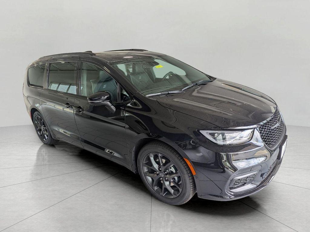 new 2026 Chrysler Pacifica car, priced at $50,054