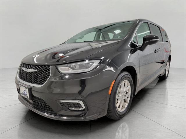 used 2023 Chrysler Pacifica car, priced at $25,713