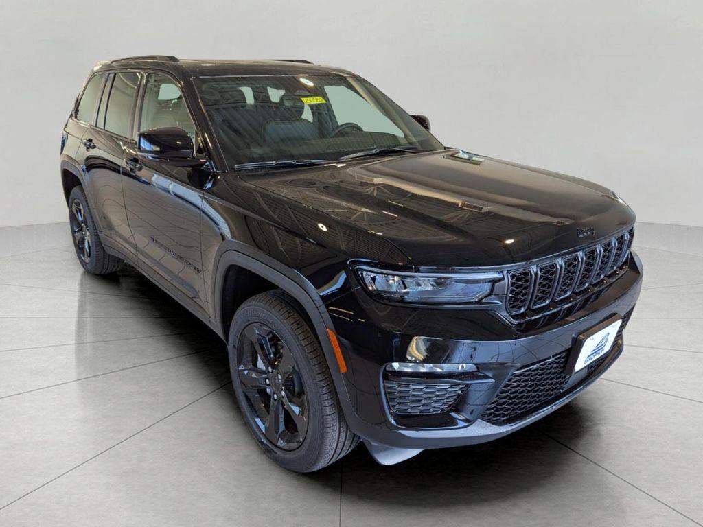 new 2025 Jeep Grand Cherokee car, priced at $48,221