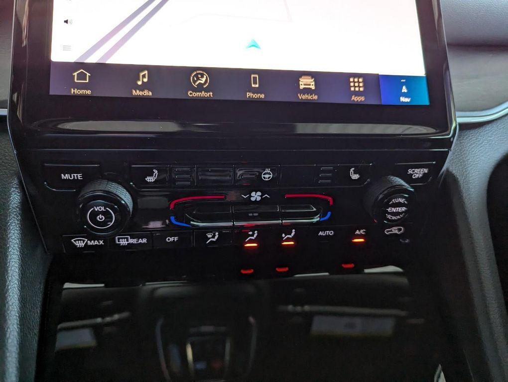 new 2025 Jeep Grand Cherokee L car, priced at $49,525