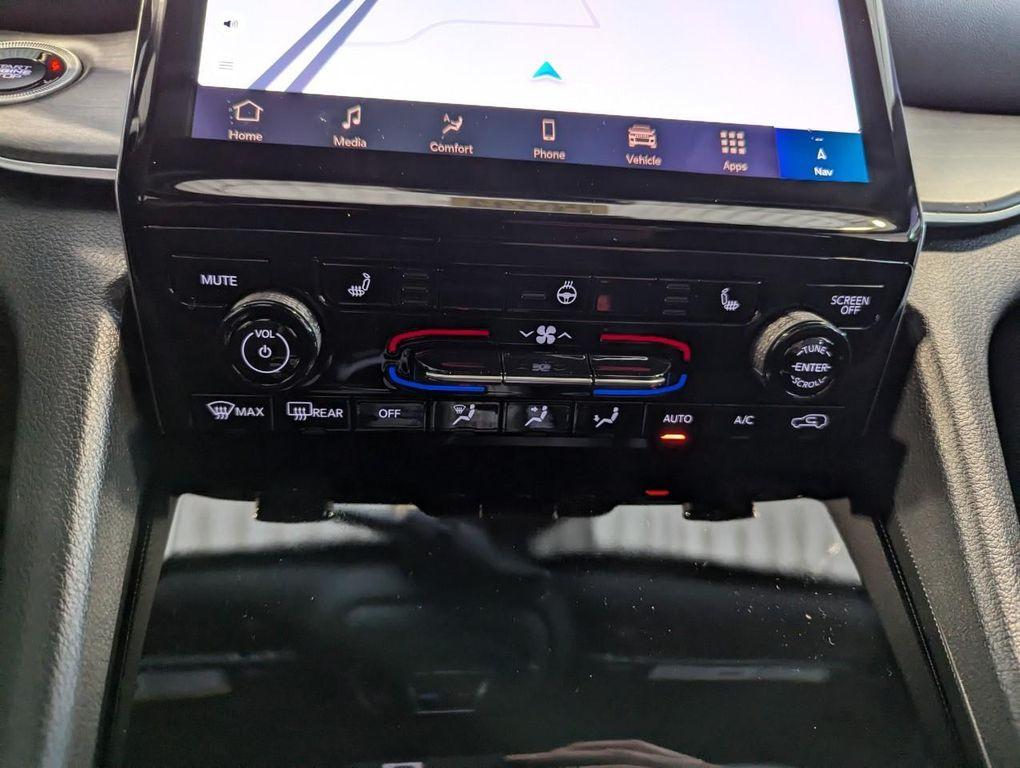 new 2025 Jeep Grand Cherokee L car, priced at $50,021