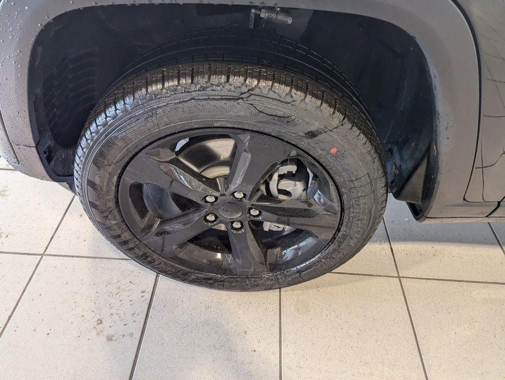 new 2025 Jeep Grand Cherokee L car, priced at $50,021