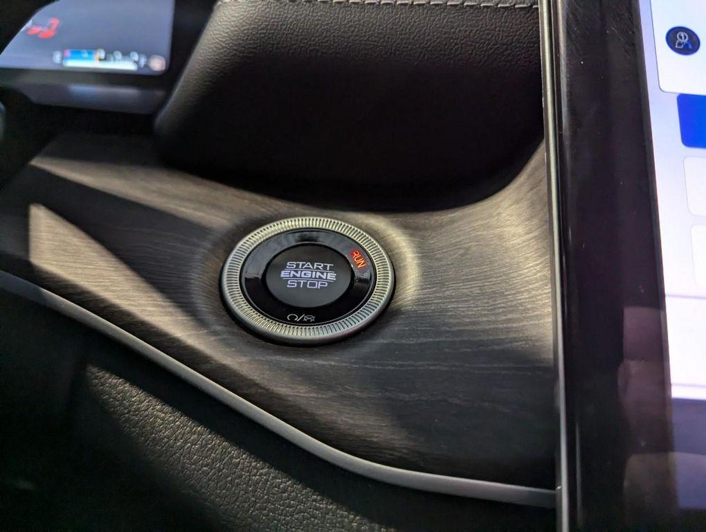 new 2025 Jeep Grand Cherokee car, priced at $48,221