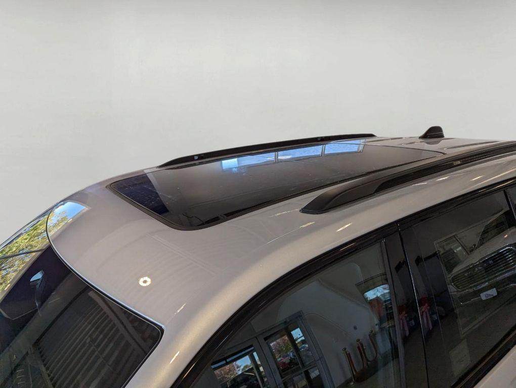 new 2025 Jeep Grand Cherokee car, priced at $48,221