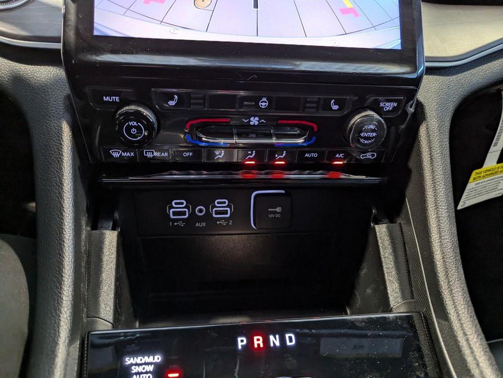 new 2025 Jeep Grand Cherokee car, priced at $48,221