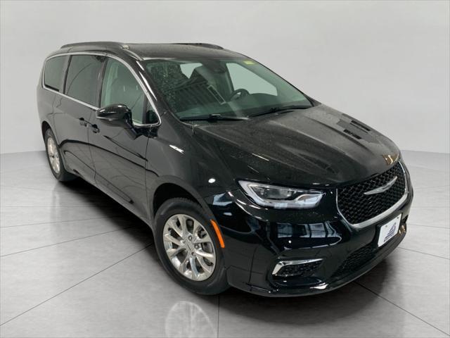used 2022 Chrysler Pacifica car, priced at $37,807