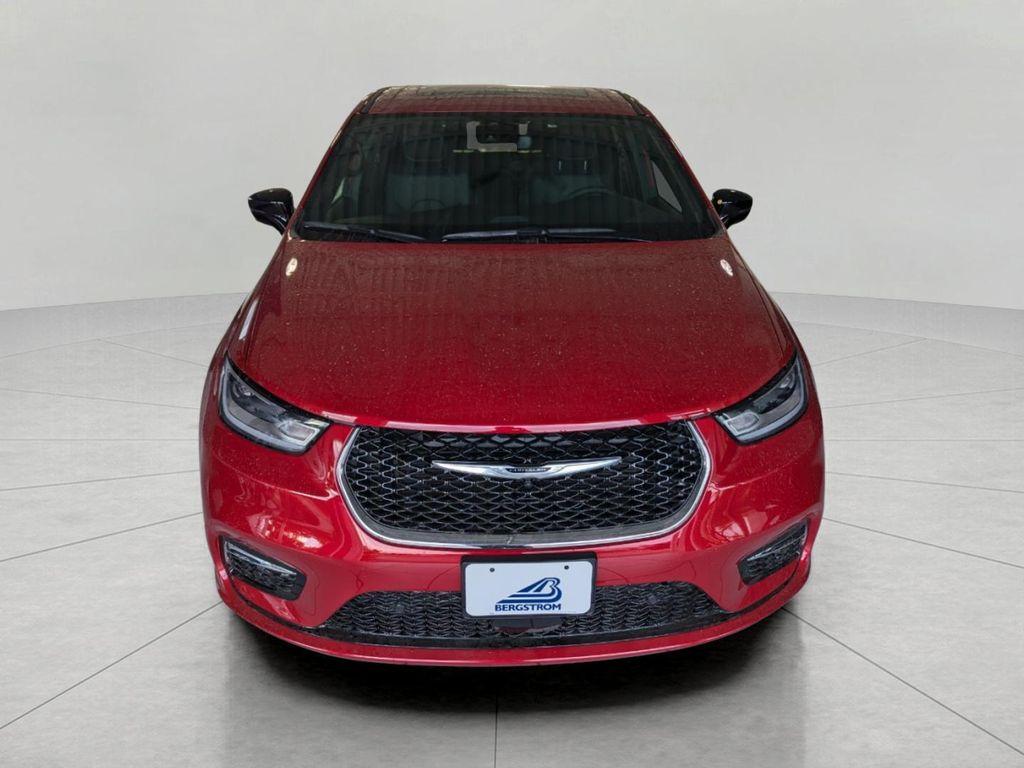 new 2026 Chrysler Pacifica car, priced at $41,895