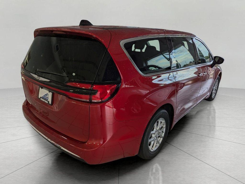 new 2026 Chrysler Pacifica car, priced at $41,895