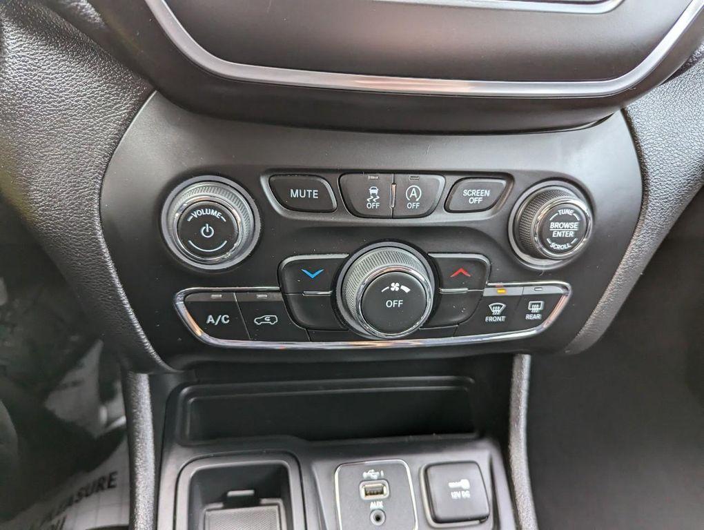 used 2019 Jeep Cherokee car, priced at $16,364