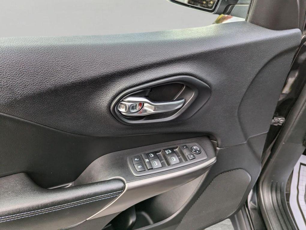 used 2019 Jeep Cherokee car, priced at $16,364