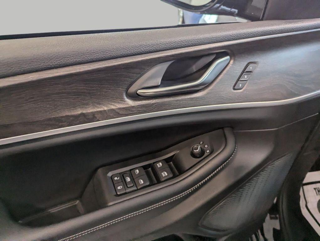 new 2025 Jeep Grand Cherokee L car, priced at $50,021