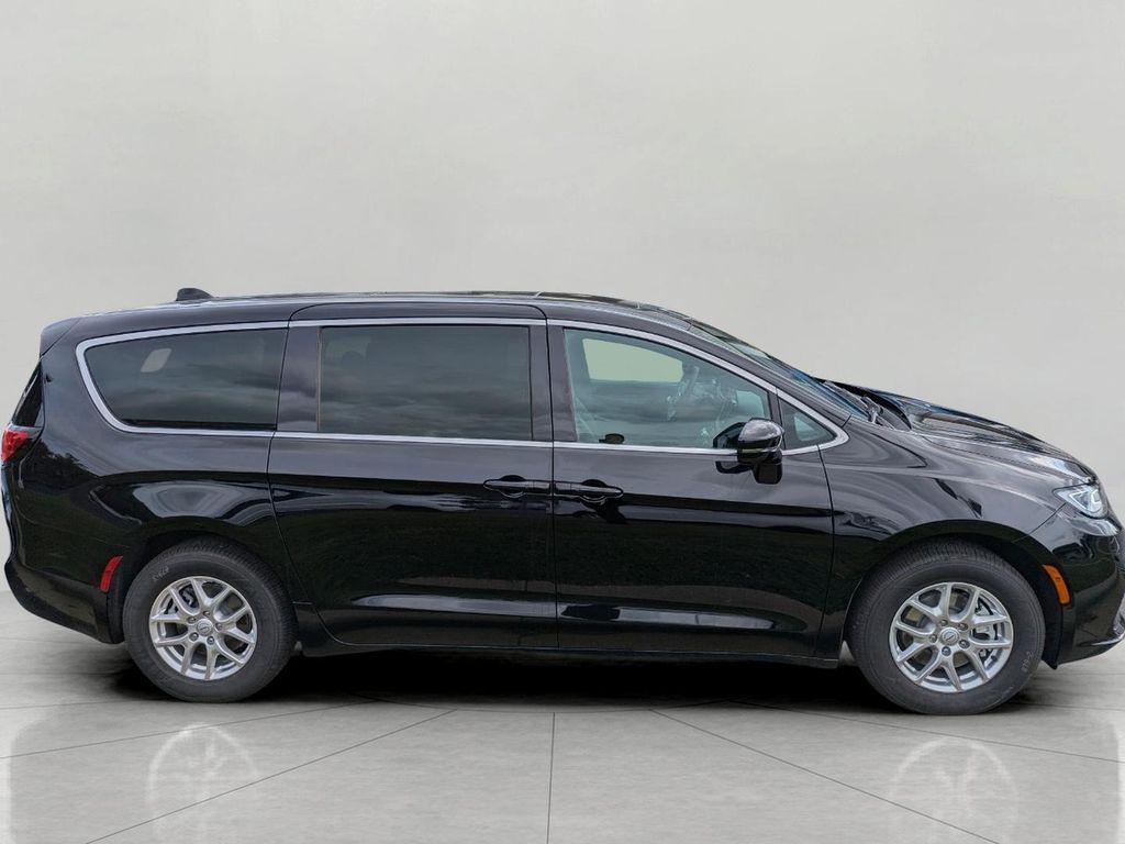 new 2026 Chrysler Pacifica car, priced at $41,445