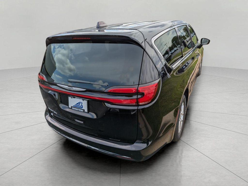 new 2026 Chrysler Pacifica car, priced at $41,445