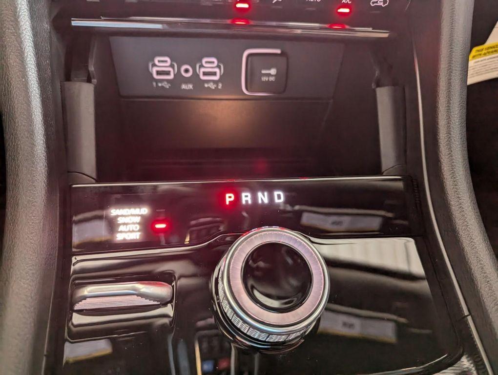 new 2025 Jeep Grand Cherokee car, priced at $48,221