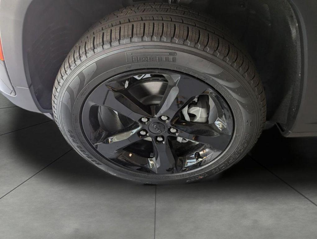 new 2025 Jeep Grand Cherokee car, priced at $48,221