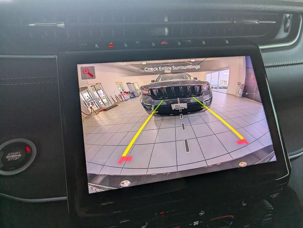 new 2025 Jeep Grand Cherokee car, priced at $48,221