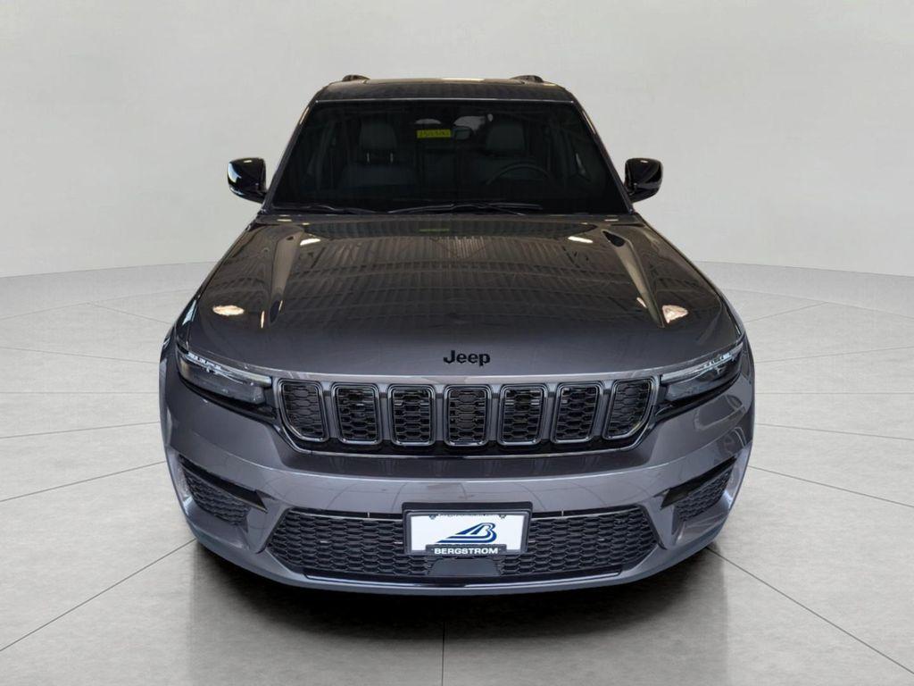 new 2025 Jeep Grand Cherokee car, priced at $48,221
