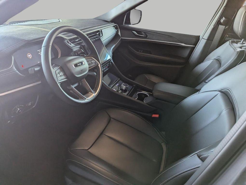 new 2025 Jeep Grand Cherokee car, priced at $48,221