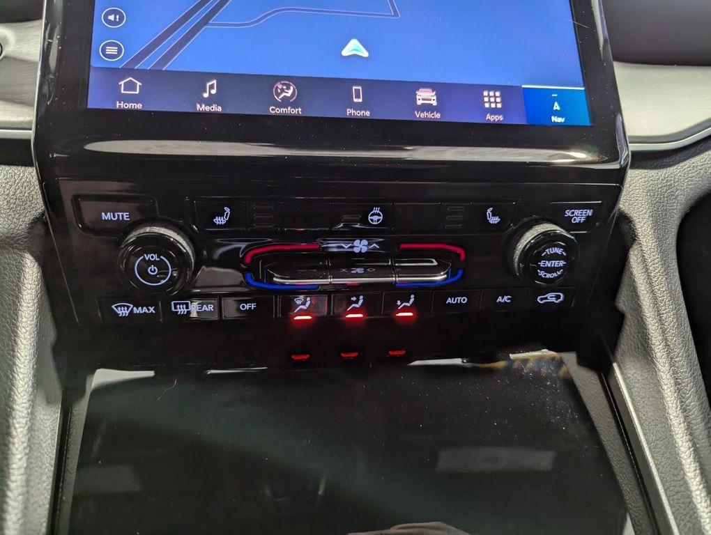 new 2025 Jeep Grand Cherokee L car, priced at $49,901