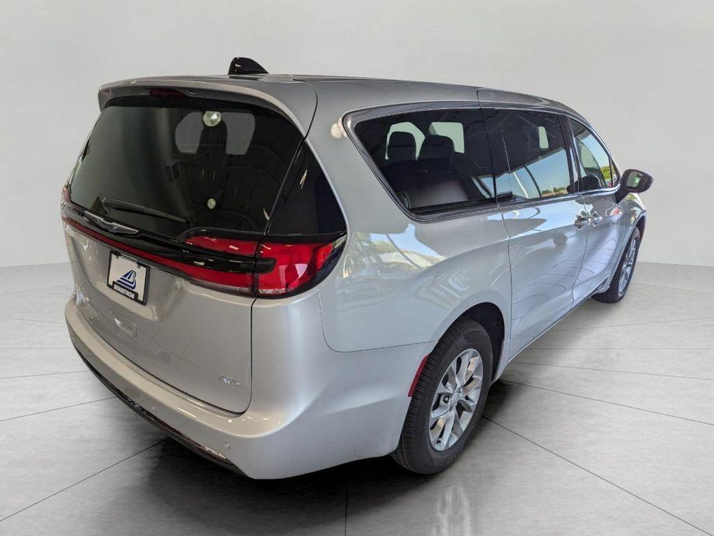 new 2026 Chrysler Pacifica car, priced at $46,334