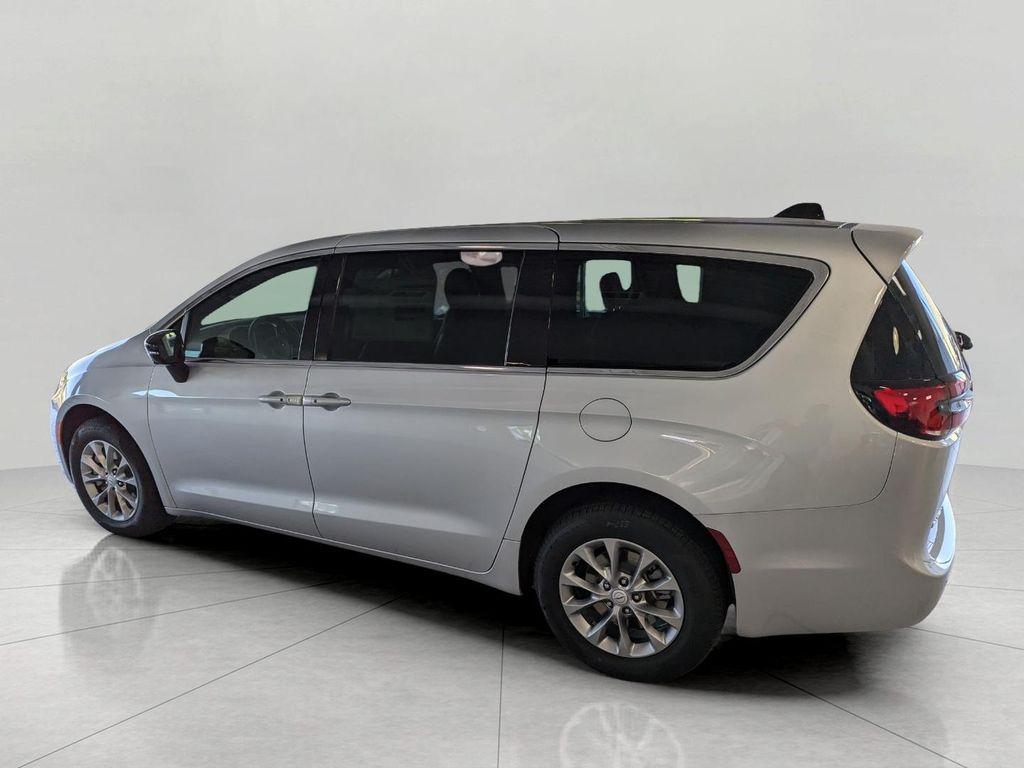 new 2026 Chrysler Pacifica car, priced at $46,334