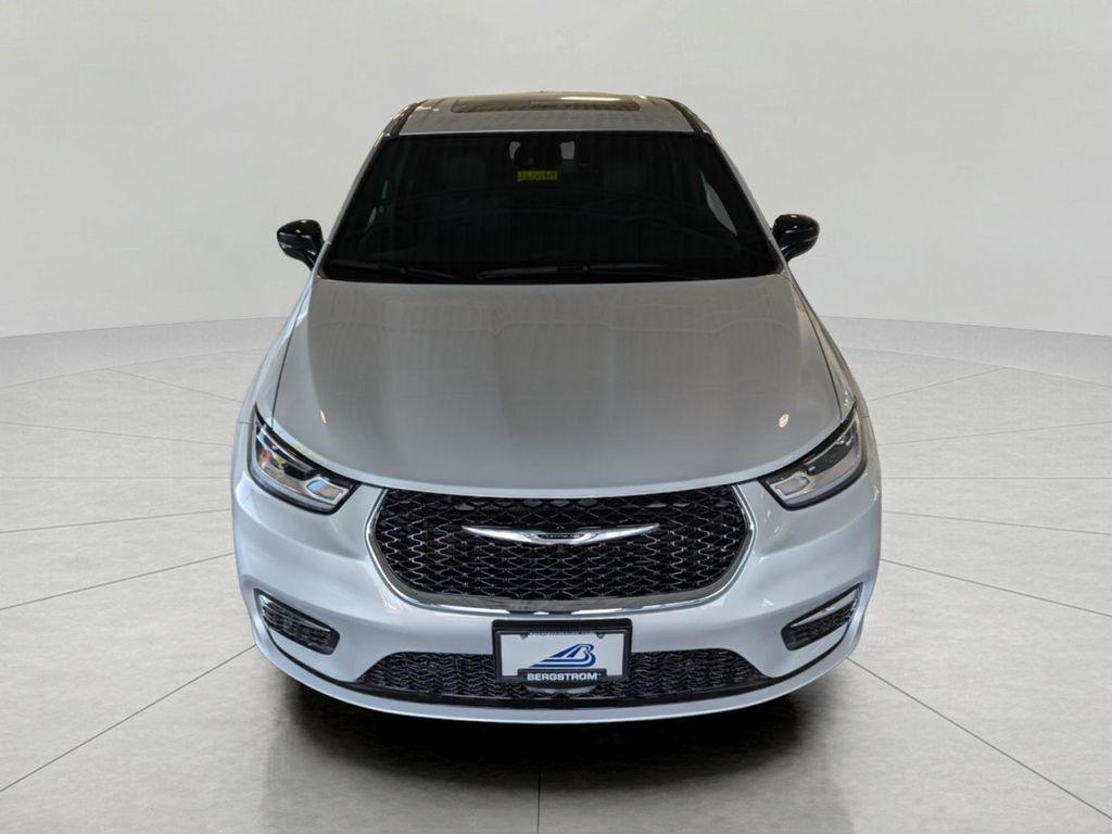 new 2026 Chrysler Pacifica car, priced at $46,334