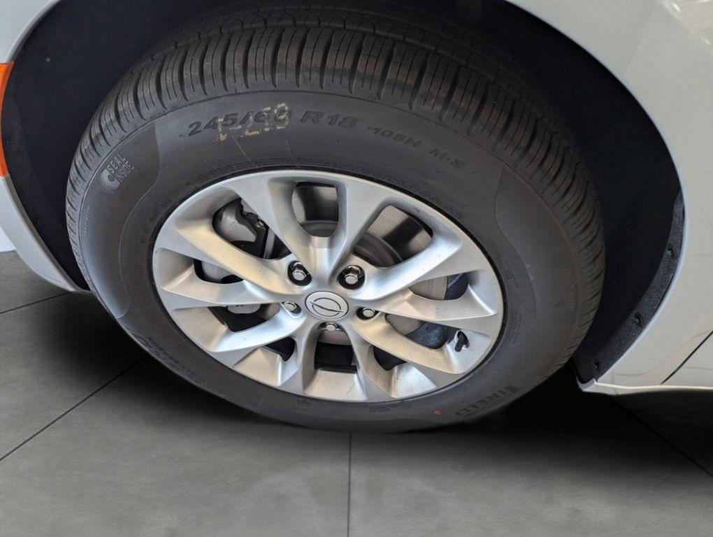 new 2026 Chrysler Pacifica car, priced at $46,334