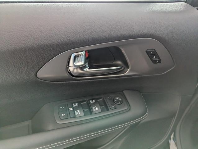 new 2025 Chrysler Pacifica car, priced at $42,690