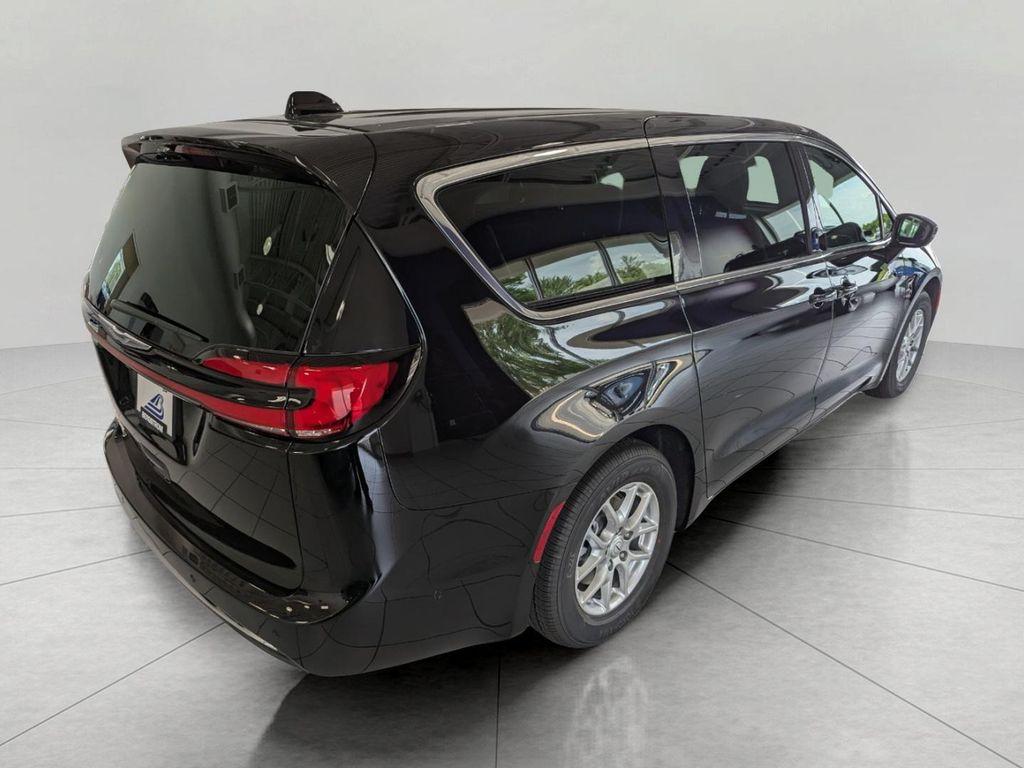new 2025 Chrysler Pacifica car, priced at $40,475