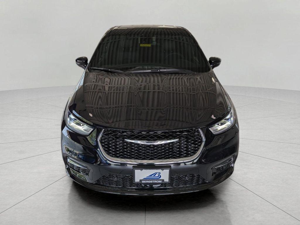 new 2025 Chrysler Pacifica car, priced at $40,475