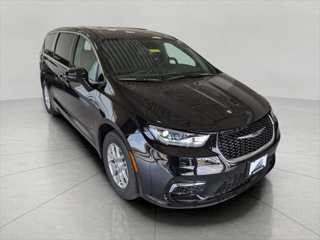 new 2025 Chrysler Pacifica car, priced at $42,690
