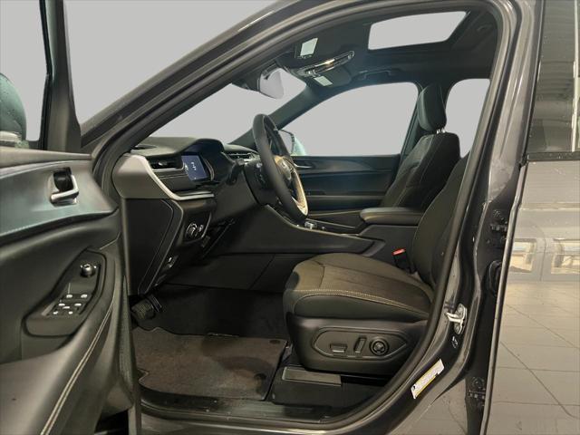 new 2025 Jeep Grand Cherokee L car, priced at $42,461