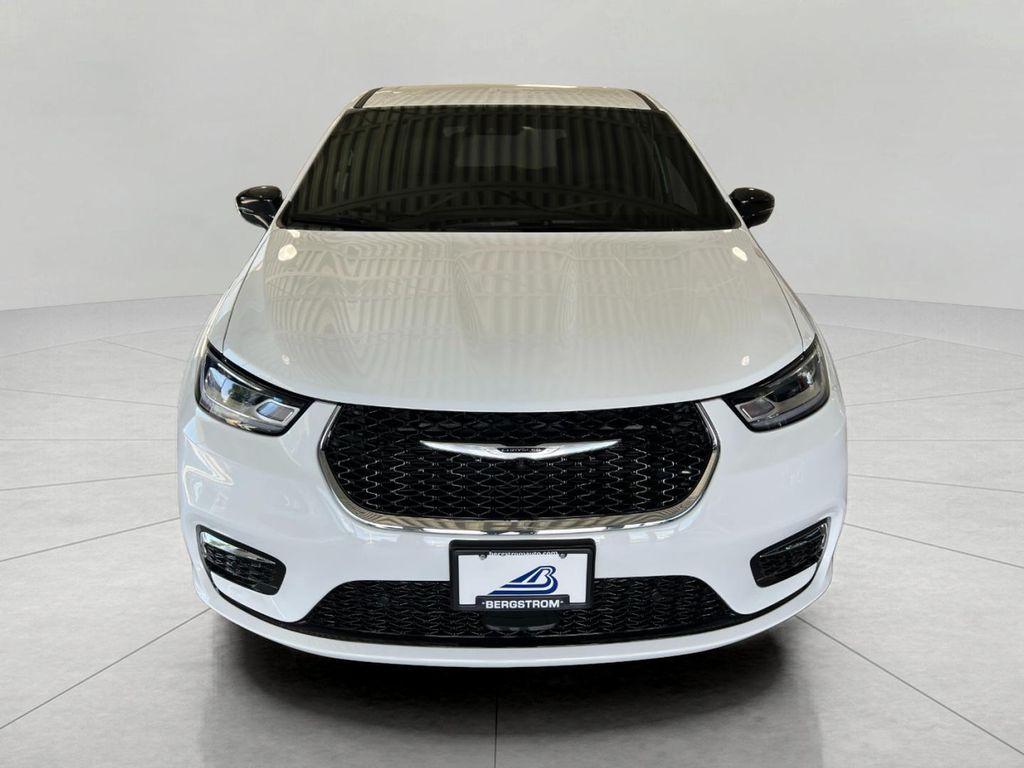 new 2026 Chrysler Pacifica car, priced at $41,494