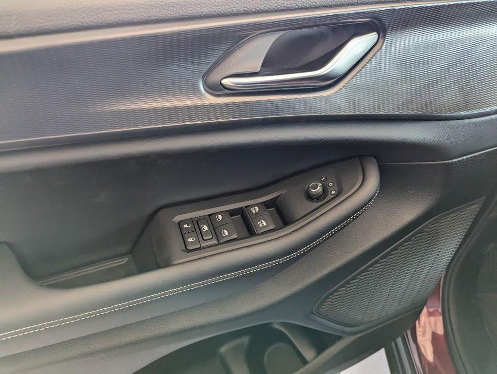 new 2025 Jeep Grand Cherokee L car, priced at $39,344