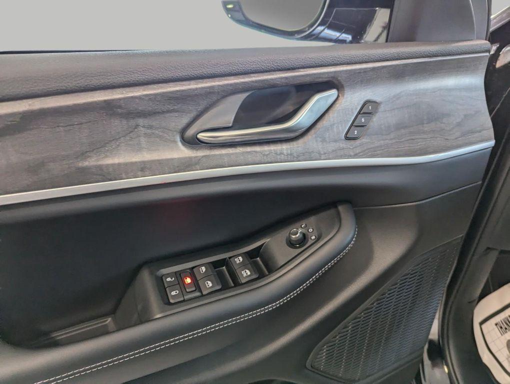 new 2025 Jeep Grand Cherokee L car, priced at $48,035