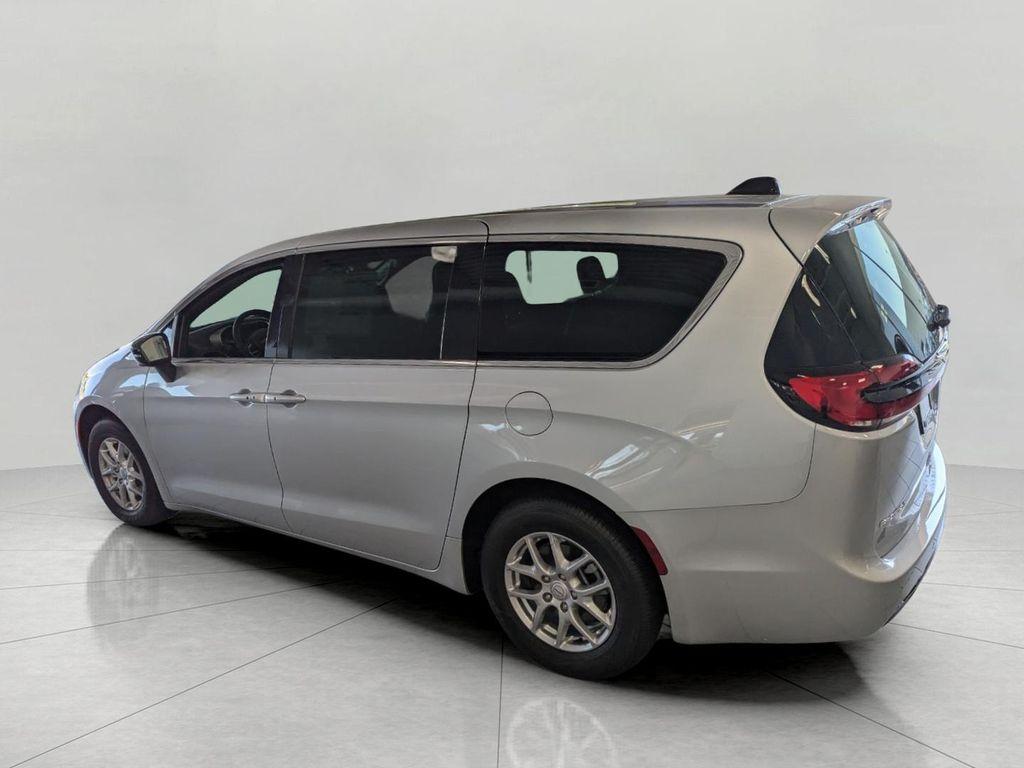 new 2026 Chrysler Pacifica car, priced at $41,625