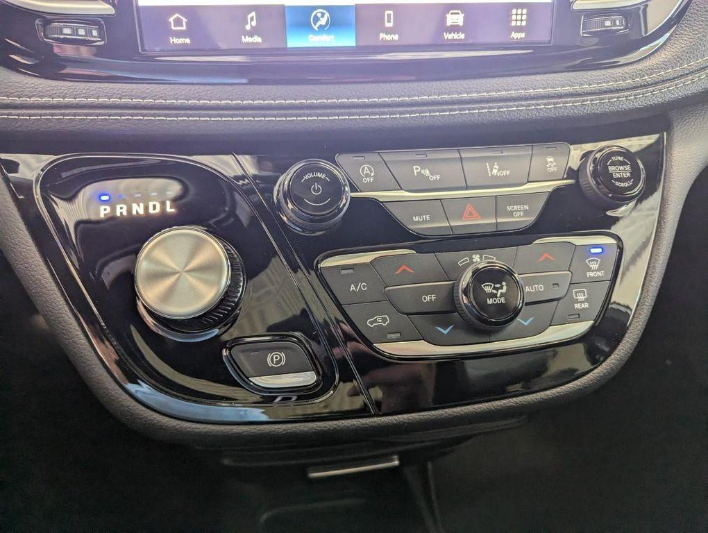 new 2026 Chrysler Pacifica car, priced at $41,625