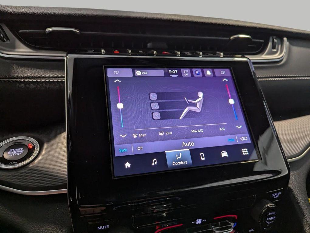 new 2025 Jeep Grand Cherokee car, priced at $38,431