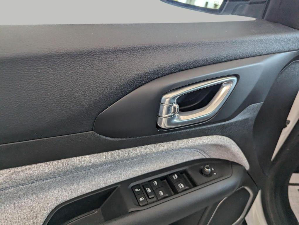 new 2025 Jeep Compass car, priced at $25,995