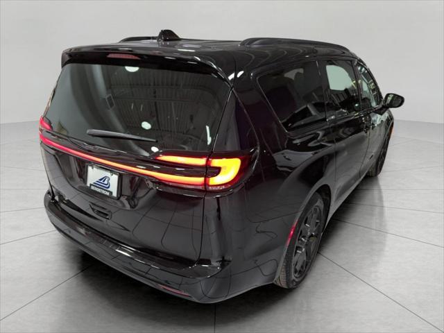 new 2024 Chrysler Pacifica car, priced at $38,245