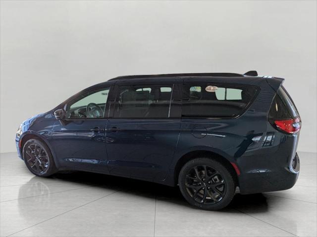 new 2025 Chrysler Pacifica car, priced at $52,201