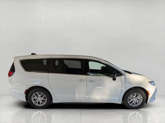 new 2025 Chrysler Pacifica car, priced at $44,310