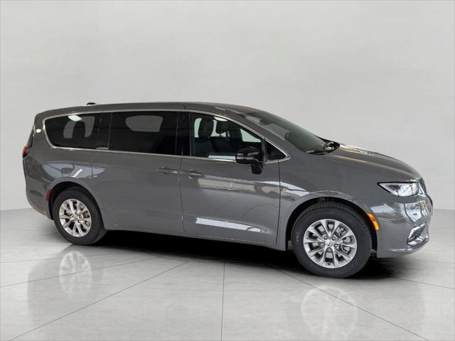 new 2025 Chrysler Pacifica car, priced at $43,132