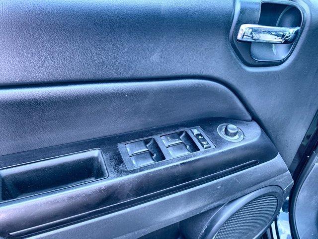 used 2015 Jeep Compass car, priced at $5,000