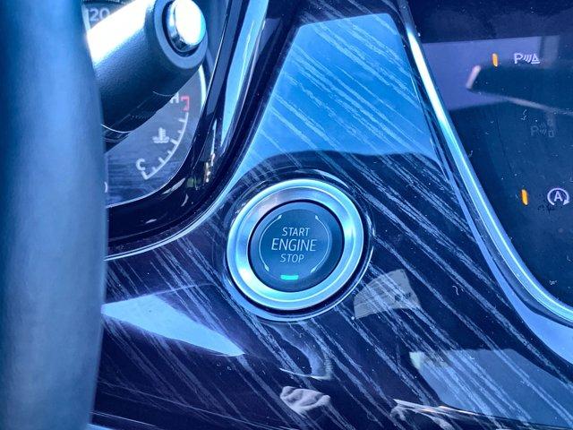 used 2025 Cadillac XT6 car, priced at $47,000