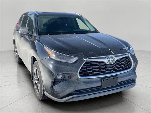 used 2021 Toyota Highlander car, priced at $34,988