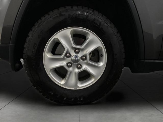 used 2016 Jeep Grand Cherokee car, priced at $13,998